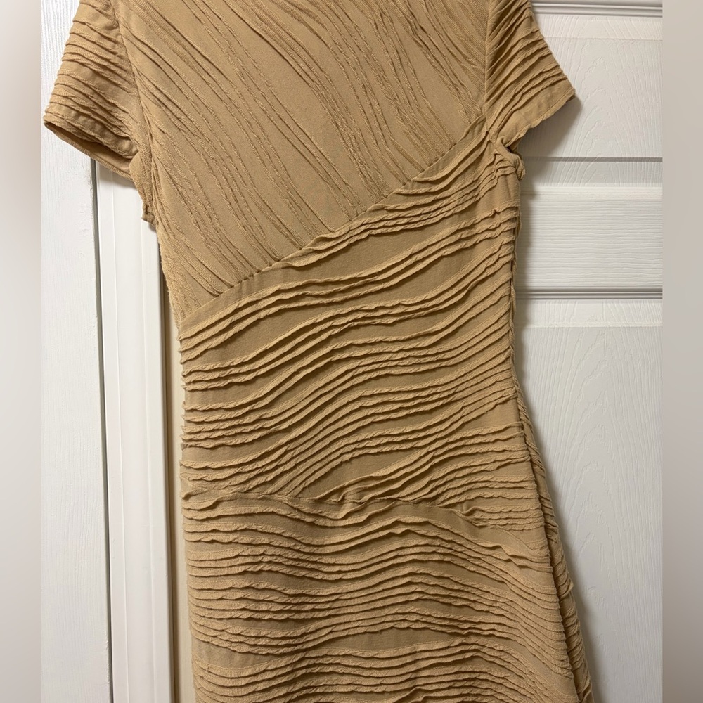 Casual Classic Tan Dress with tie for slimming - Picture 3 of 3